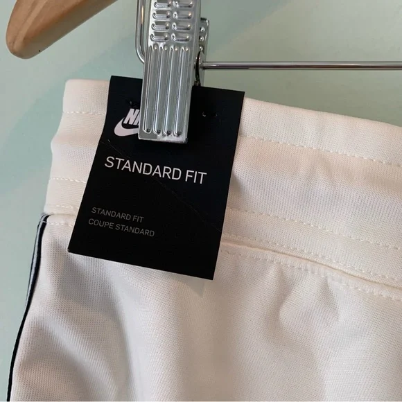 NWT Women’s NIKE Logo Cream Standard Fit Athletic Pants Swoosh Medium M Joggers - Picture 6 of 8